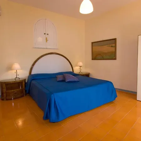 Tovere Sleeps 12 Pool Air Con