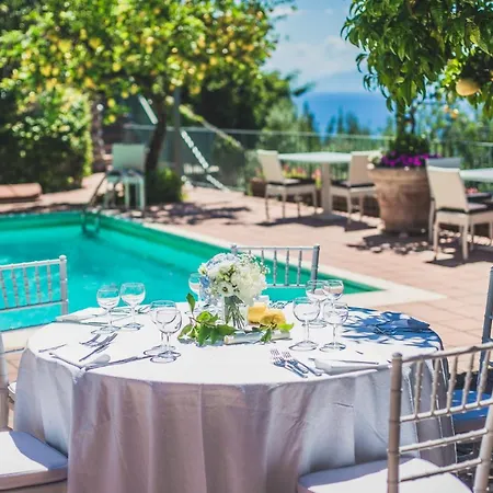 Vila Tovere Sleeps 12 Pool Air Con *