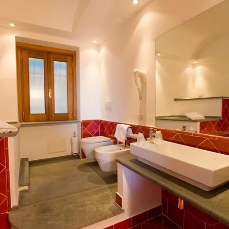 Tovere Sleeps 12 Pool Air Con